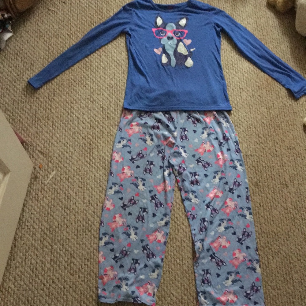 These items of clothing are to small for me